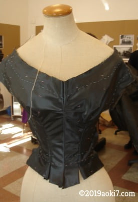 1830年のドレスはファッション史の中